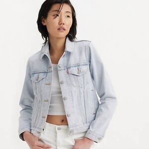 Vintage Levi Women Light Wash Trucker Jacket